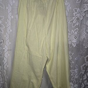 Fresh Produce Light Yellow Capris Sz L W15 L21
